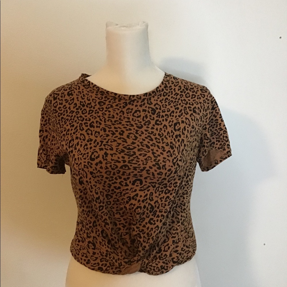 Cropped patterned shirt